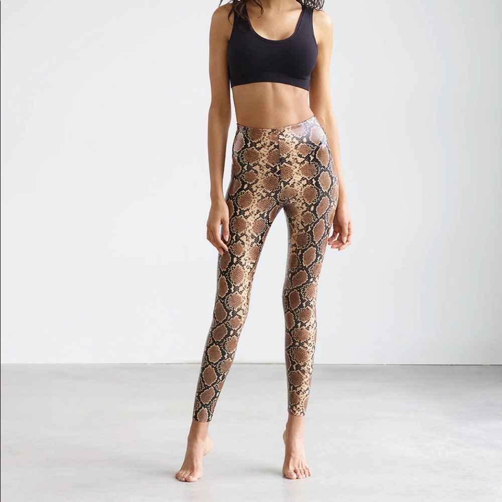 Like new Commando leather snakeskin legging